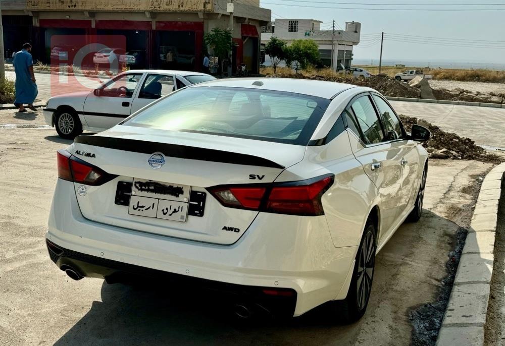 نيسان ألتيما